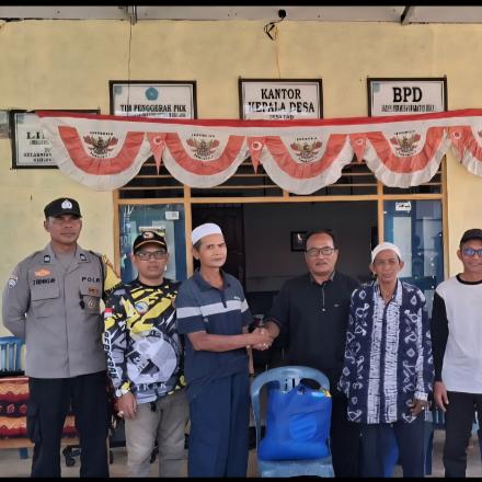 PEMERINTAH DESA CABI SALURKAN BANTUAN BAGI WARGA LANJUT USIA